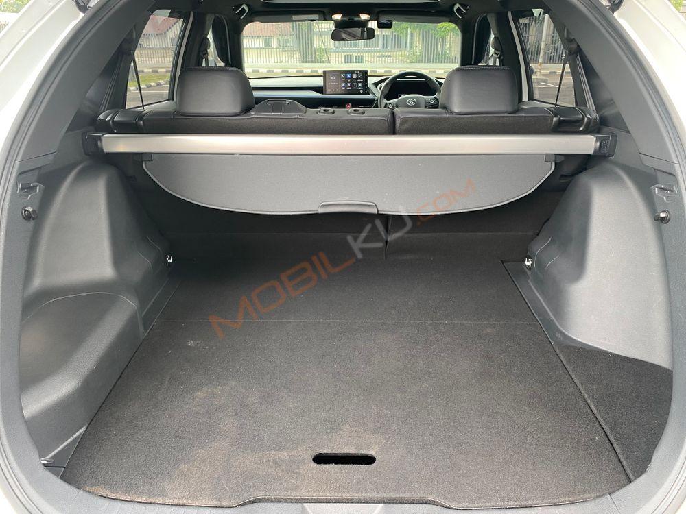 Mobil Toyota Yaris Cross 2013