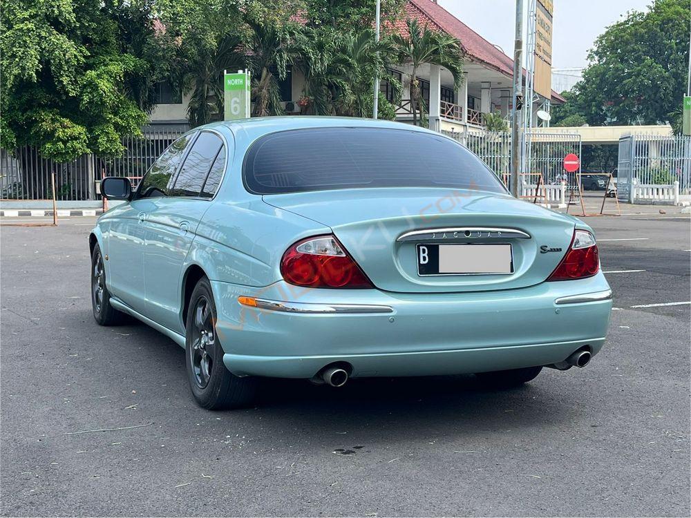 Mobil Jaguar S-Type 2002