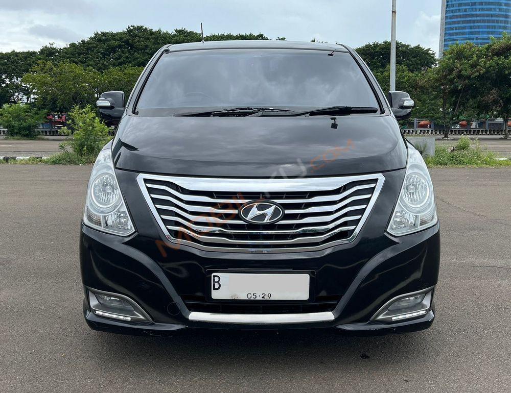 Mobil Hyundai H-1 2015