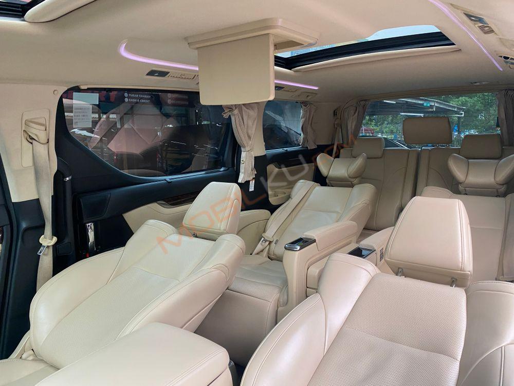 Mobil Toyota Alphard 2019