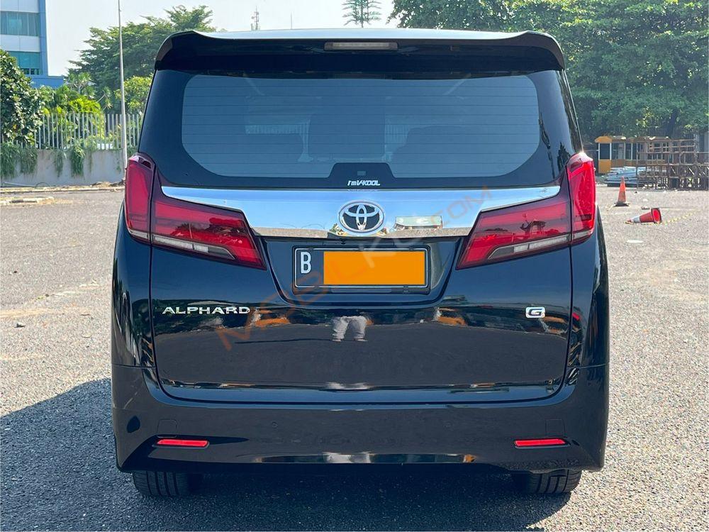 Mobil Toyota Alphard 2020