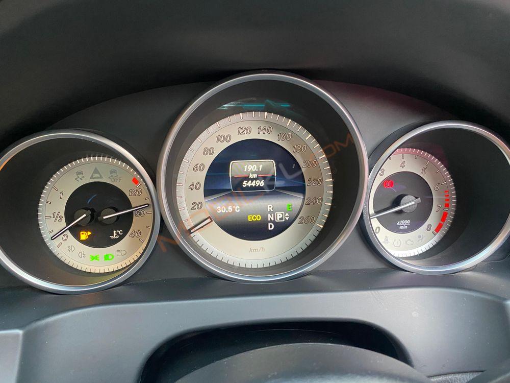 Mobil Mercedes-Benz E-Class 2013