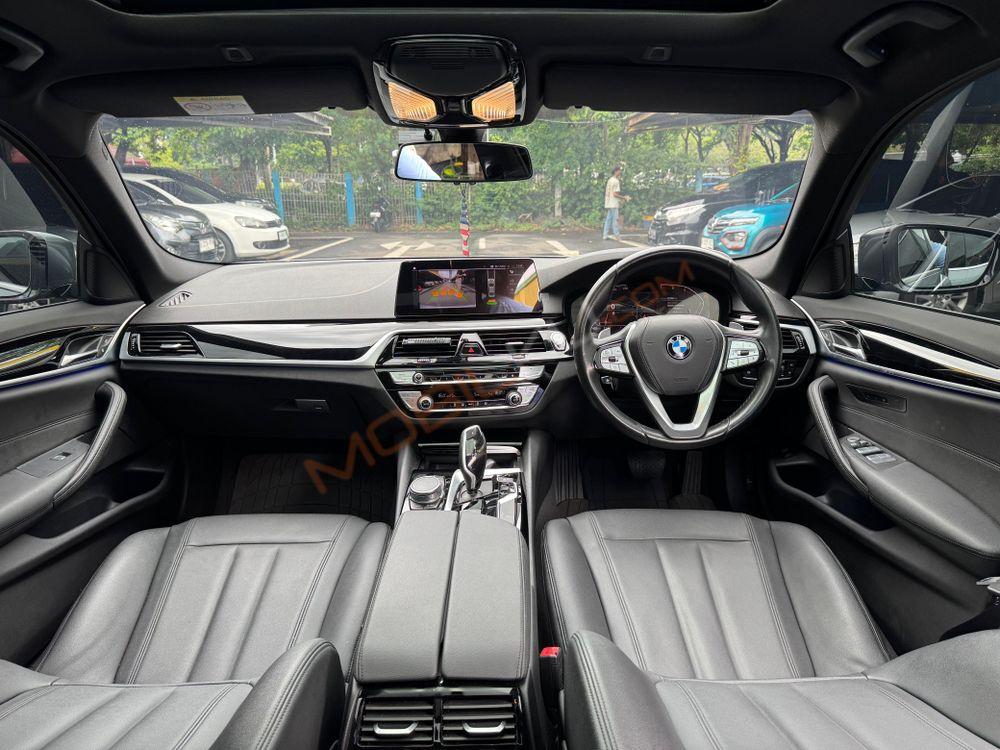 Mobil BMW 5 Series 2020