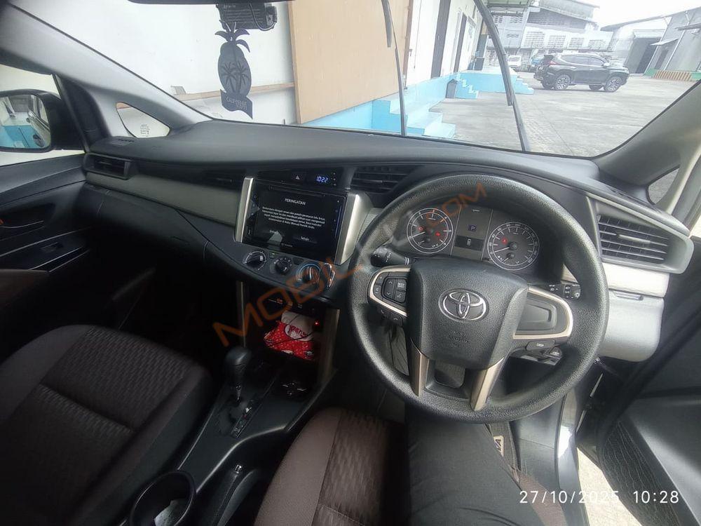 Mobil Toyota Kijang Innova 2021