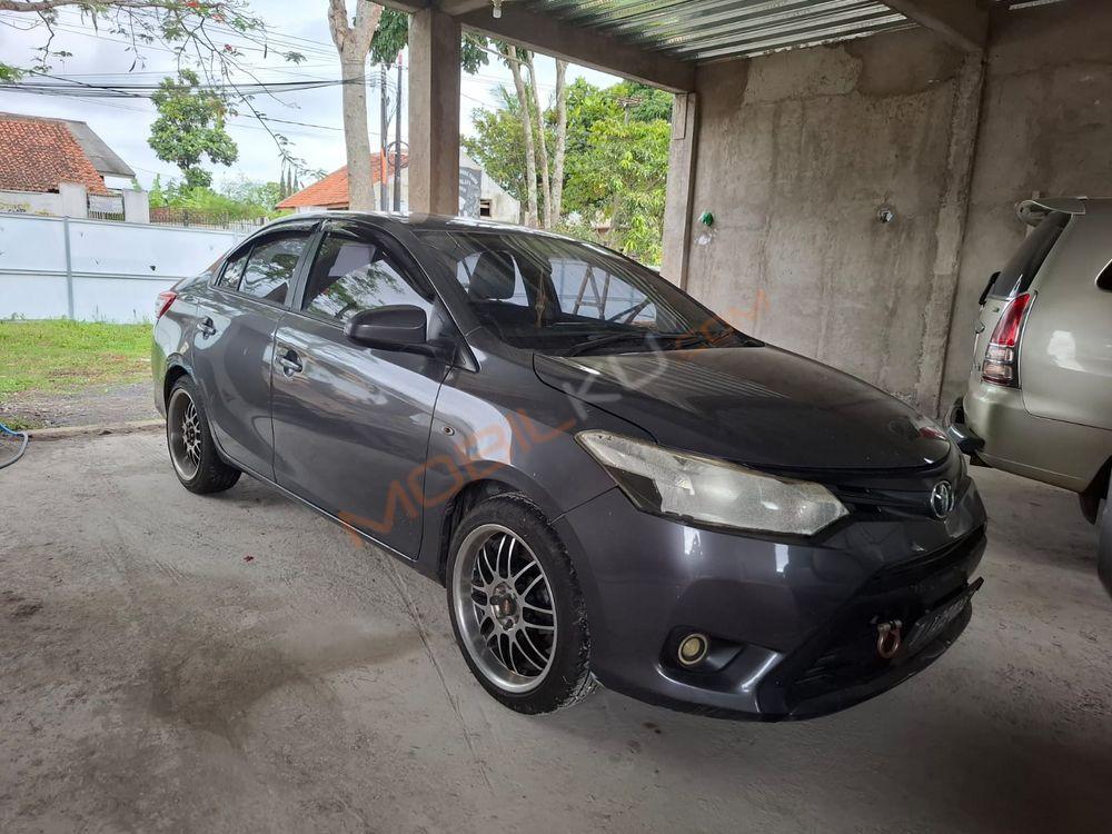 Mobil Toyota Vios 2015