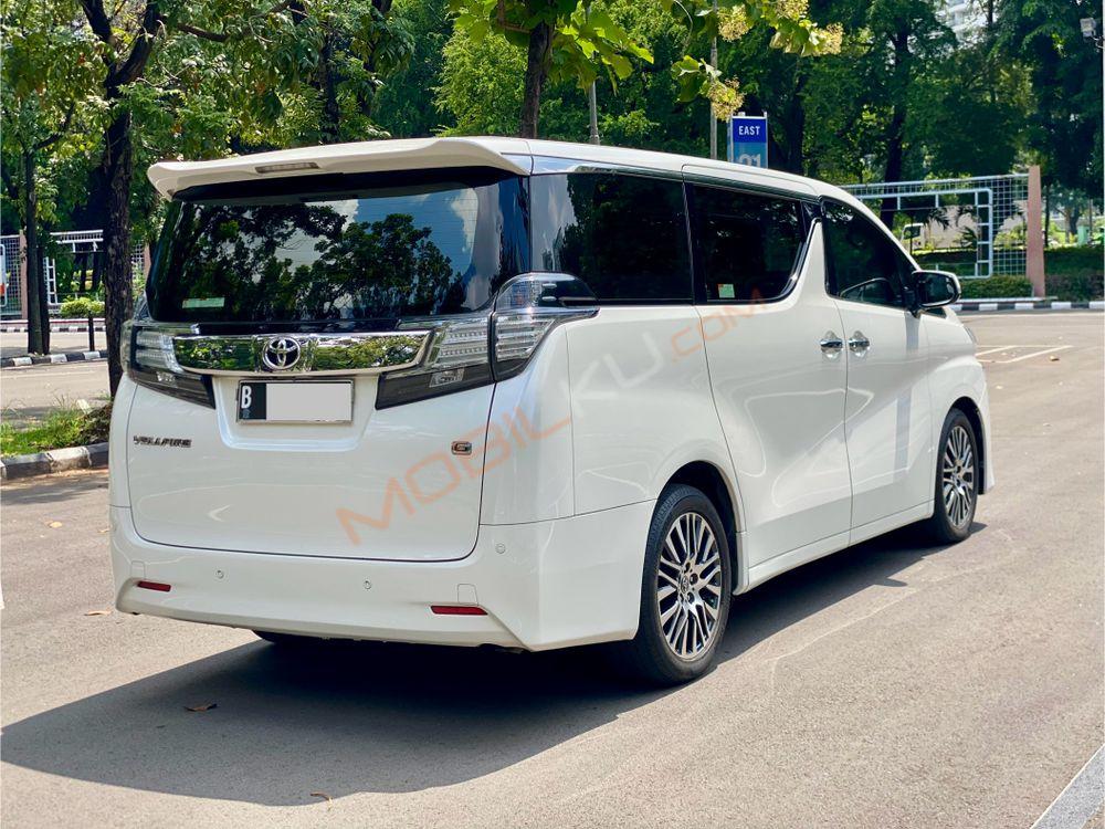 Mobil Toyota Vellfire 2017