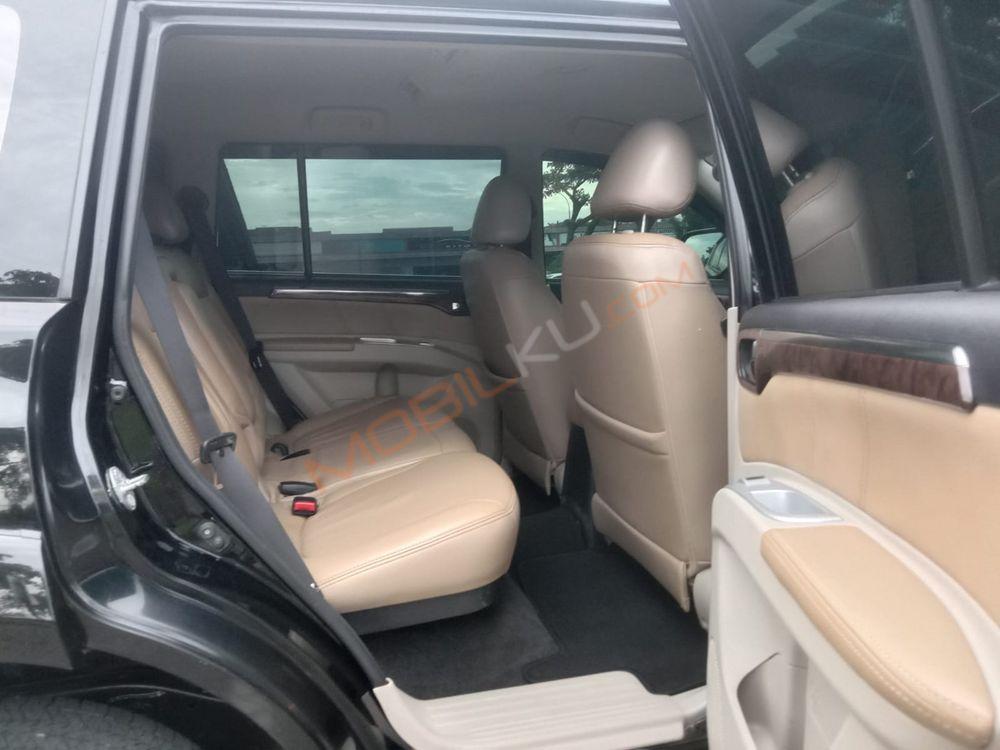 Mobil Mitsubishi Pajero 2014