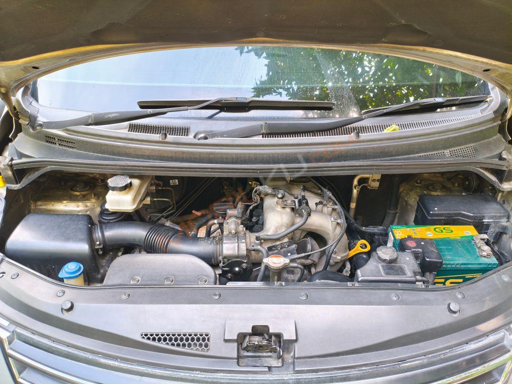 Mobil Hyundai H-1 2013