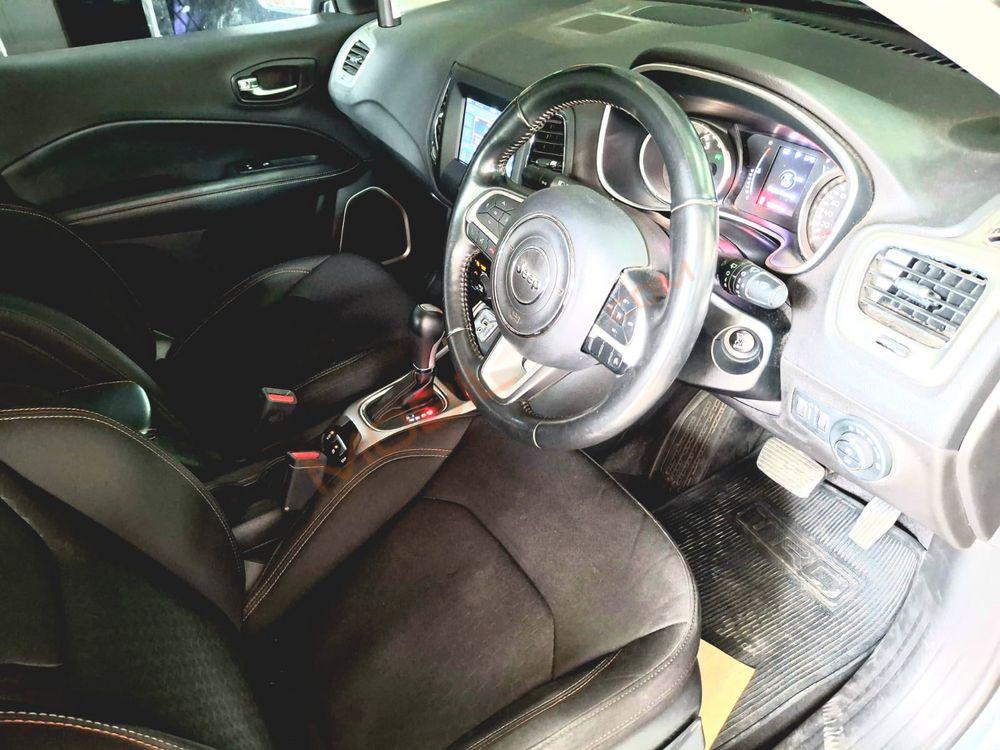 Mobil Jeep Compass 2018