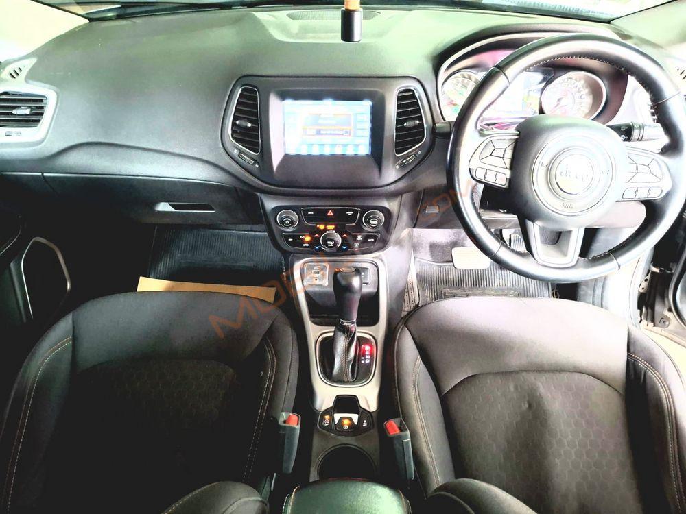 Mobil Jeep Compass 2018