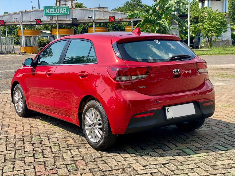 Mobil Kia Rio 2017