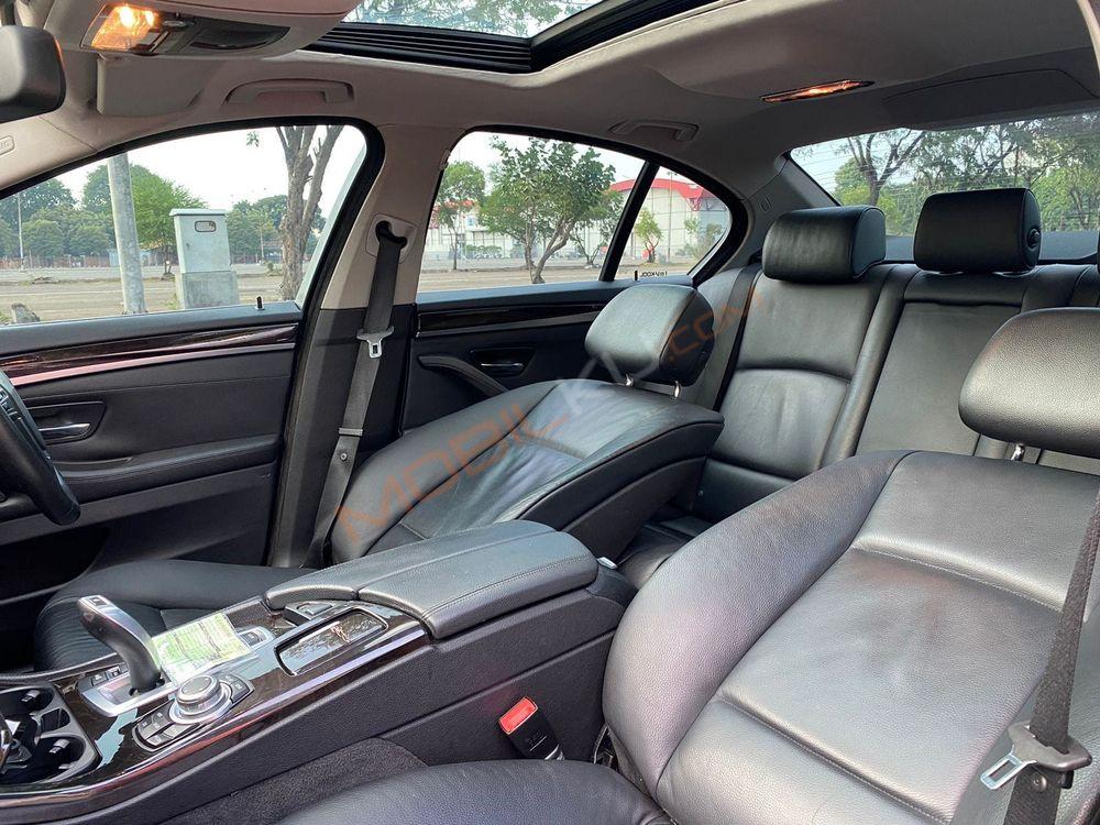 Mobil BMW 5 Series 2013