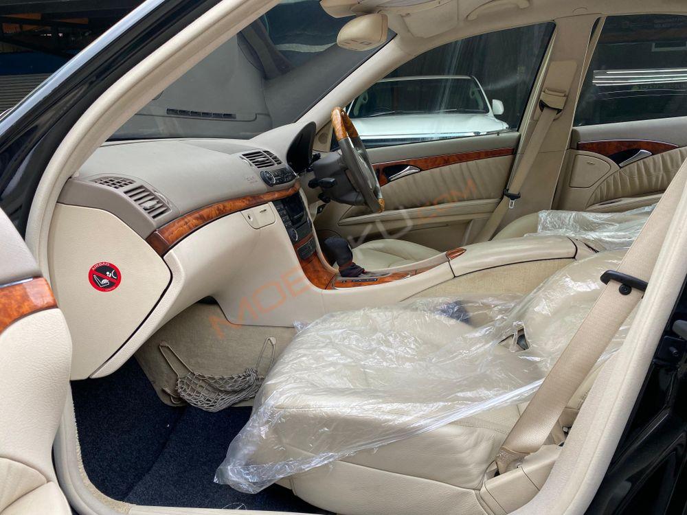 Mobil Mercedes-Benz E-Class 2006