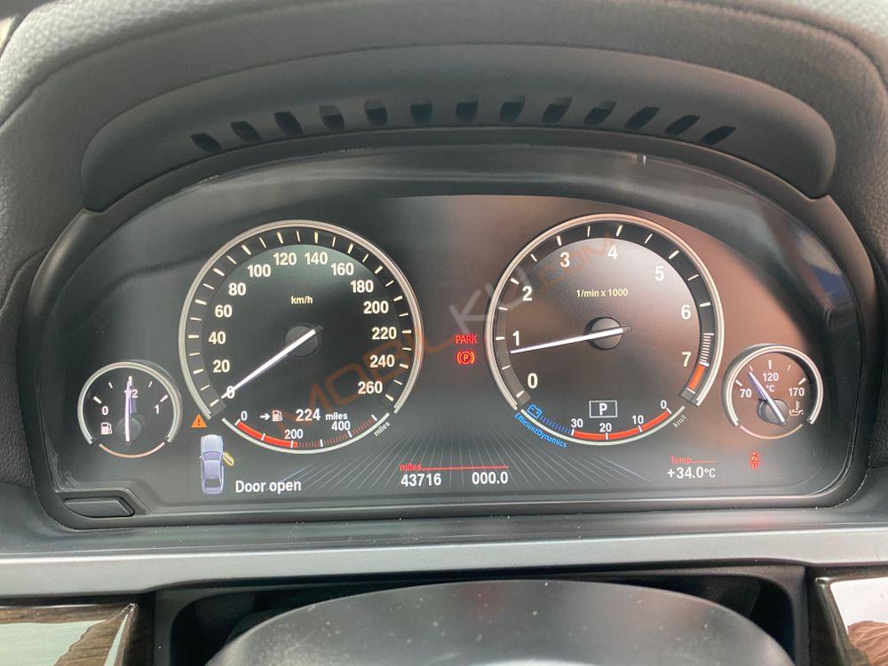 Mobil BMW 7 Series 2013