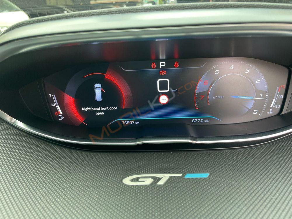 Mobil Peugeot 5008 2019