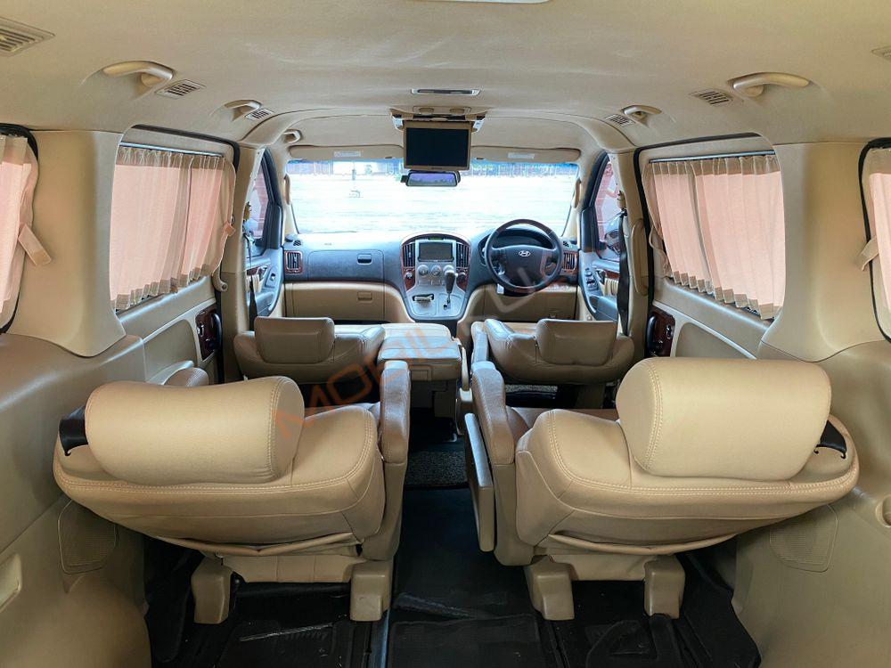 Mobil Hyundai H-1 2015