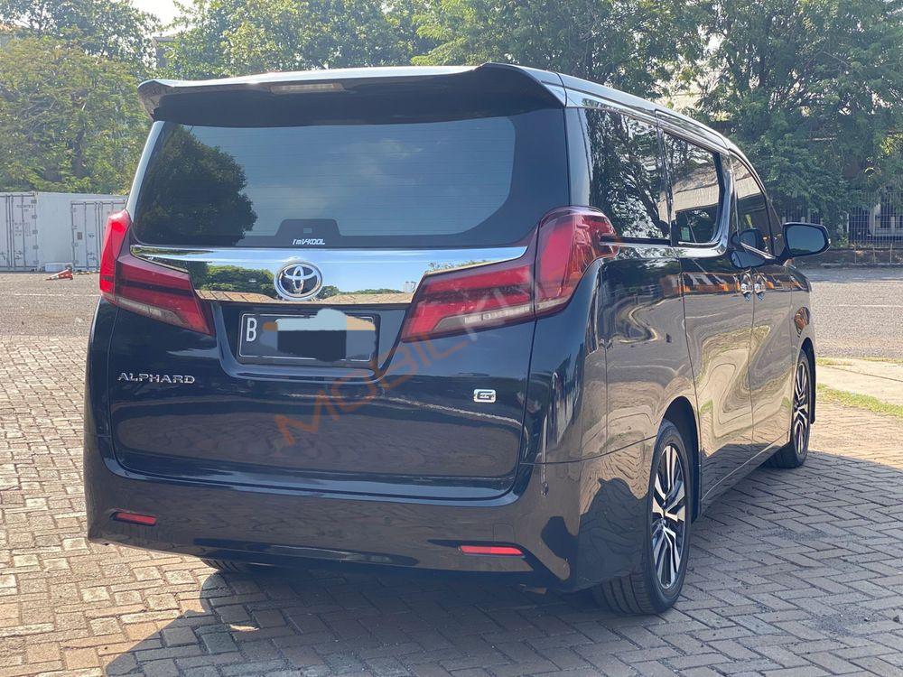 Mobil Toyota Alphard 2020