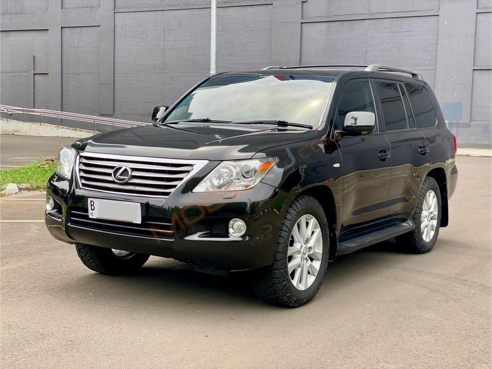 Mobil Lexus LX 2011