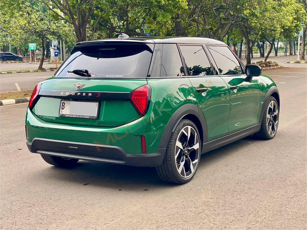 Mobil MINI 5-Door 2024