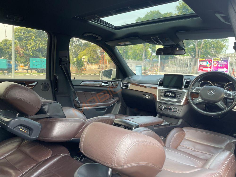 Mobil Mercedes-Benz GL 2014