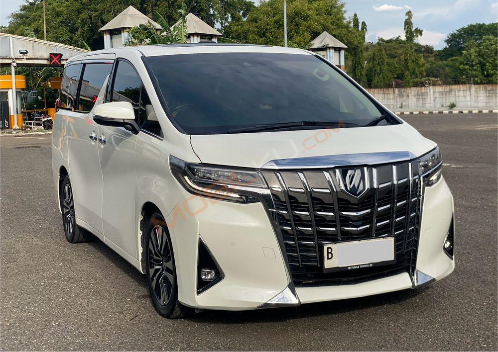 Mobil Toyota Alphard 2022