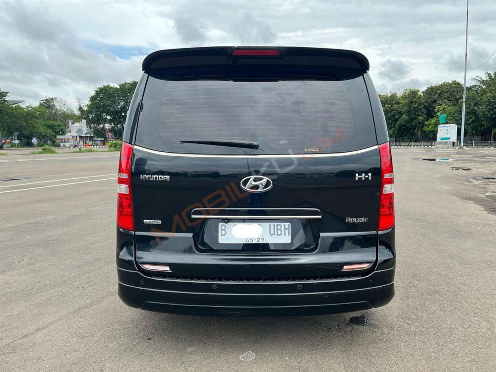 Mobil Hyundai H-1 2015