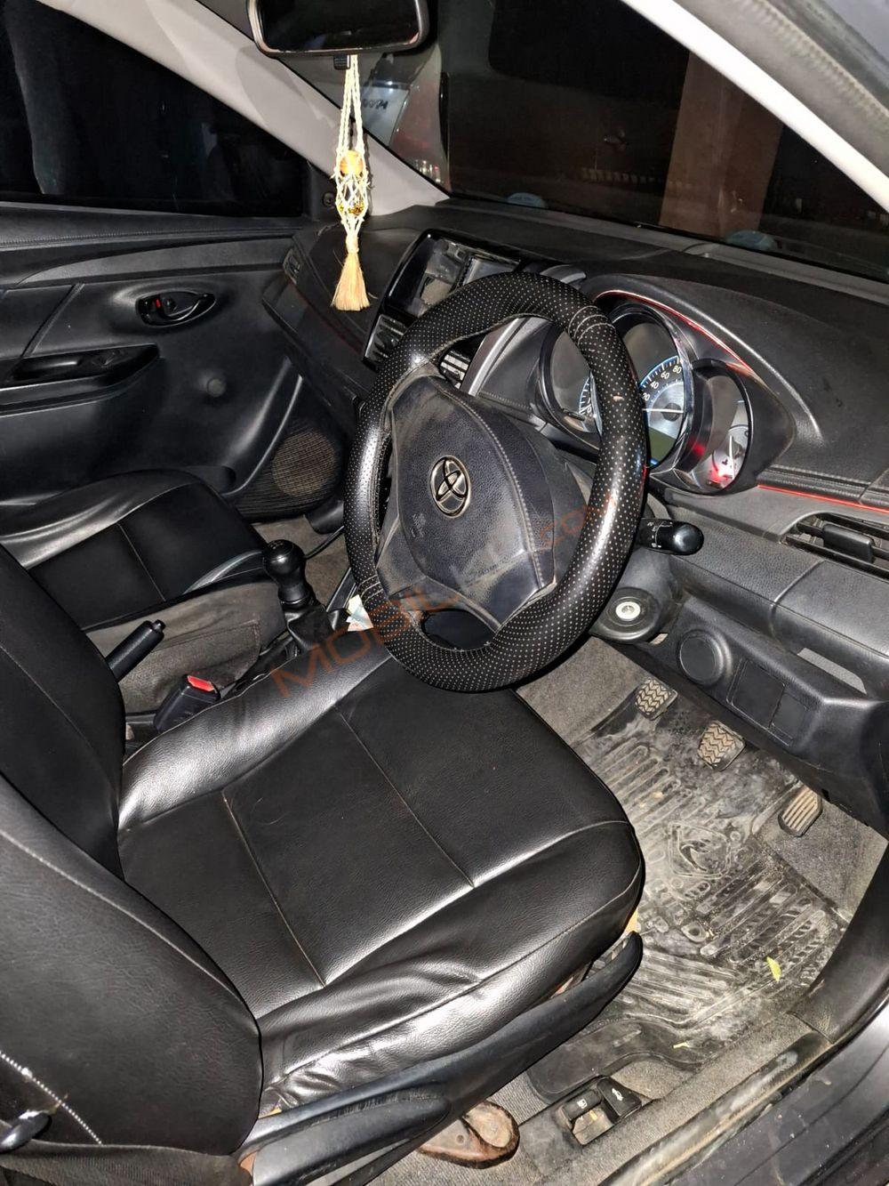 Mobil Toyota Vios 2015