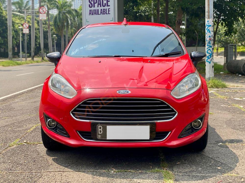 Mobil Ford Fiesta 2013