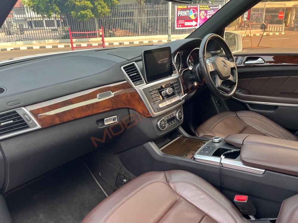 Mobil Mercedes-Benz GL 2014