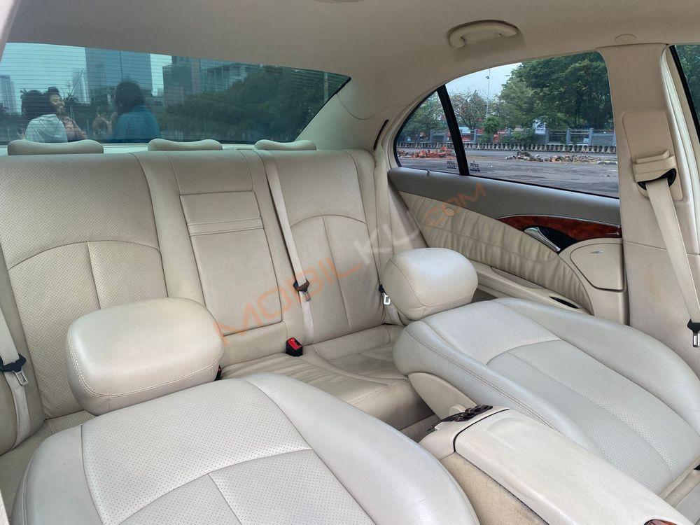 Mobil Mercedes-Benz E-Class 2006