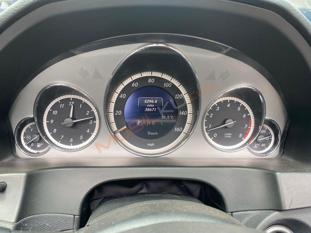 Mobil Mercedes-Benz E-Class 2013