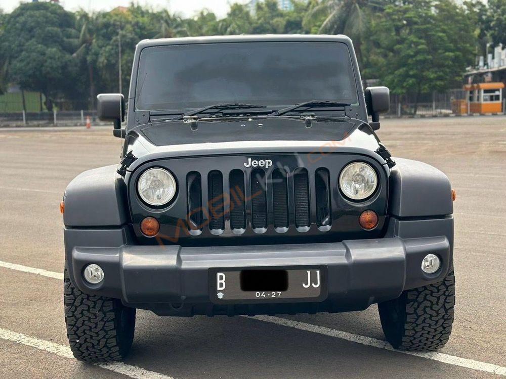 Mobil Jeep Wrangler 2011