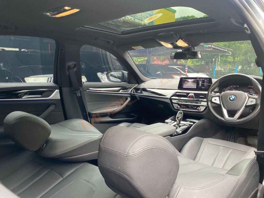 Mobil BMW 5 Series 2020