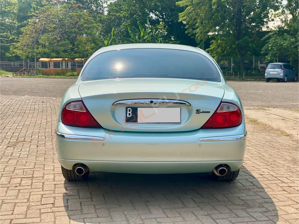 Mobil Jaguar S-Type 2002