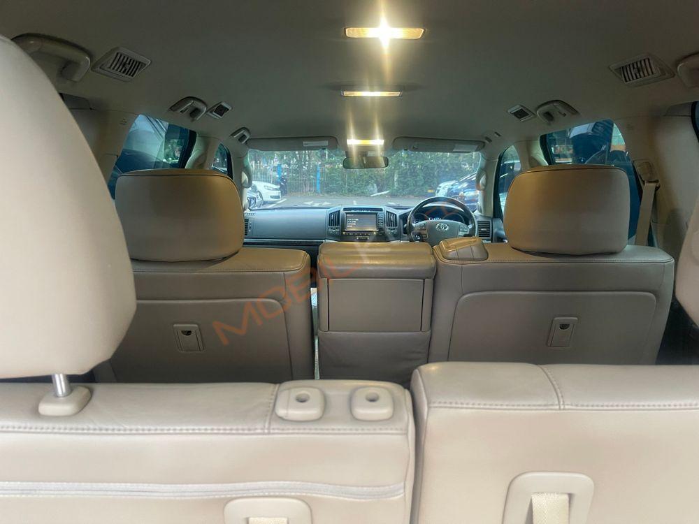 Mobil Toyota Land Cruiser 2008
