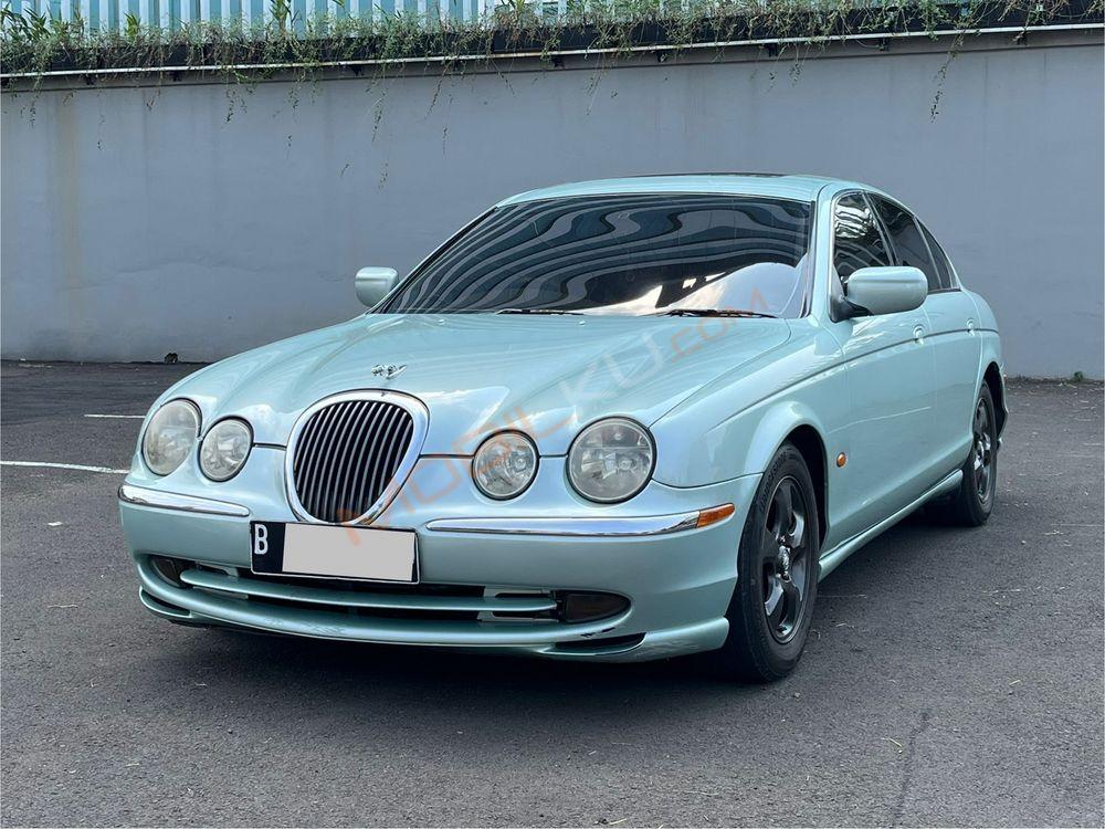 Mobil Jaguar S-Type 2002
