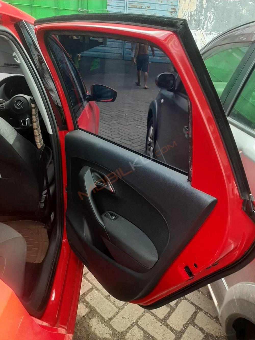 Mobil Volkswagen Polo 2013