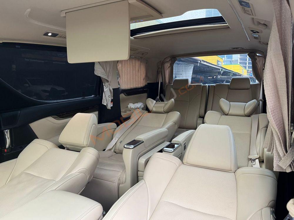 Mobil Toyota Alphard 2022