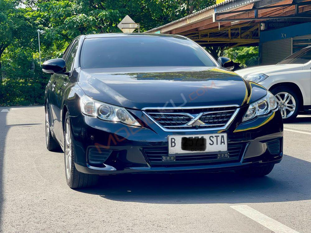 Mobil Toyota Mark X 2012