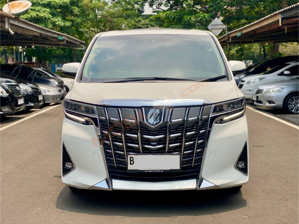 Mobil Toyota Alphard 2022