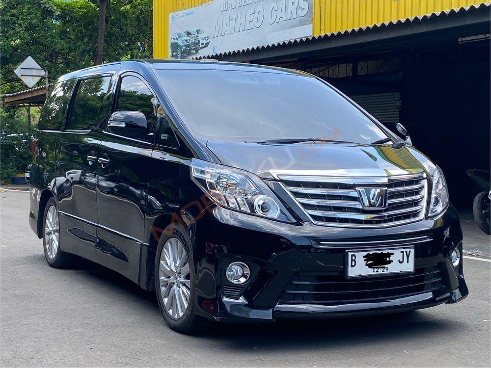 Mobil Toyota Alphard 2014