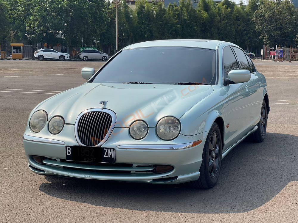 Mobil Jaguar S-Type 2002