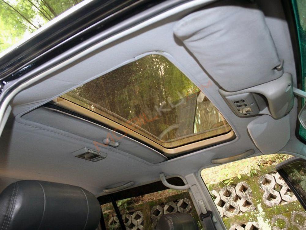 Mobil Toyota Land Cruiser 1998