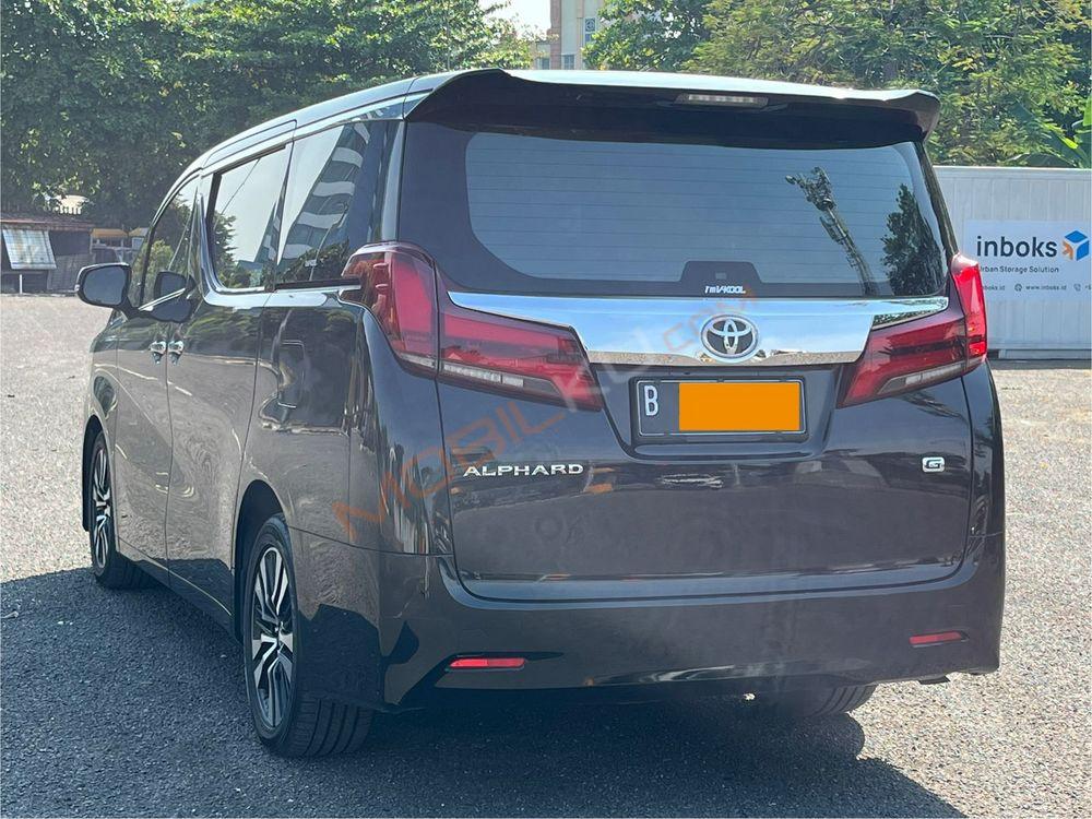 Mobil Toyota Alphard 2020