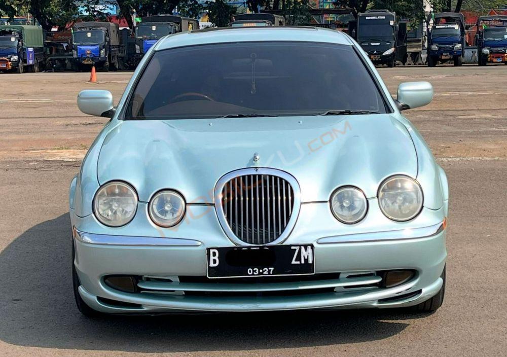 Mobil Jaguar S-Type 2002