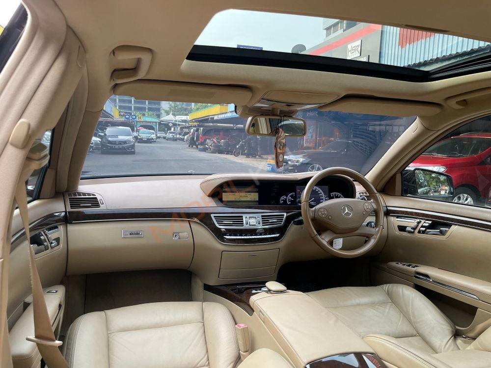 Mobil Mercedes-Benz S-Class 2011