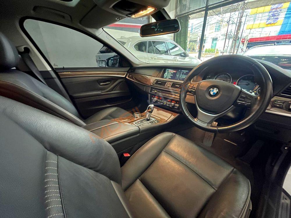 Mobil BMW 5 Series 2014