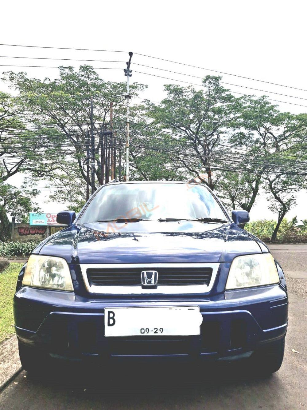 Mobil Honda CR-V 2001