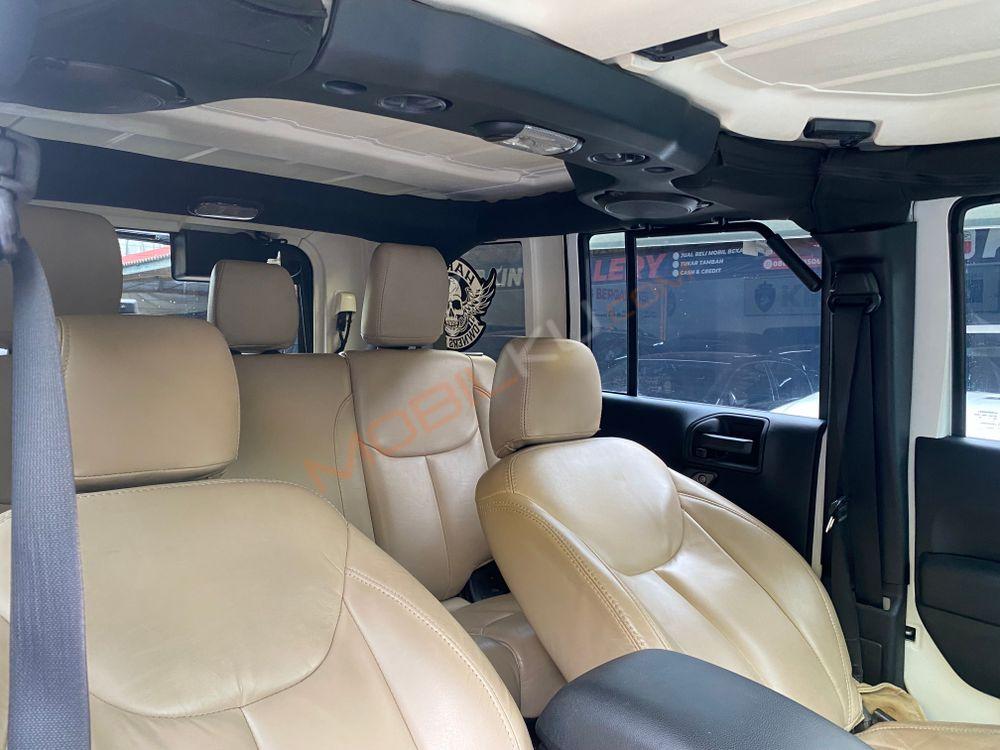 Mobil Jeep Wrangler 2014