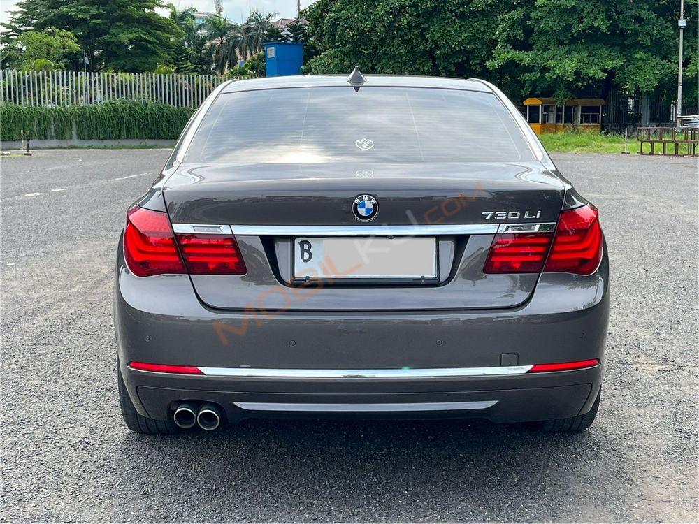 Mobil BMW 7 Series 2013
